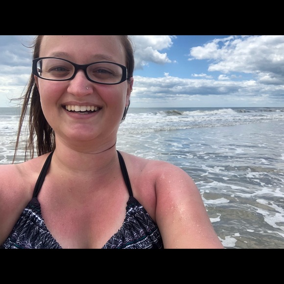 Meet the Posher Other - Meet your posher, Andrea!